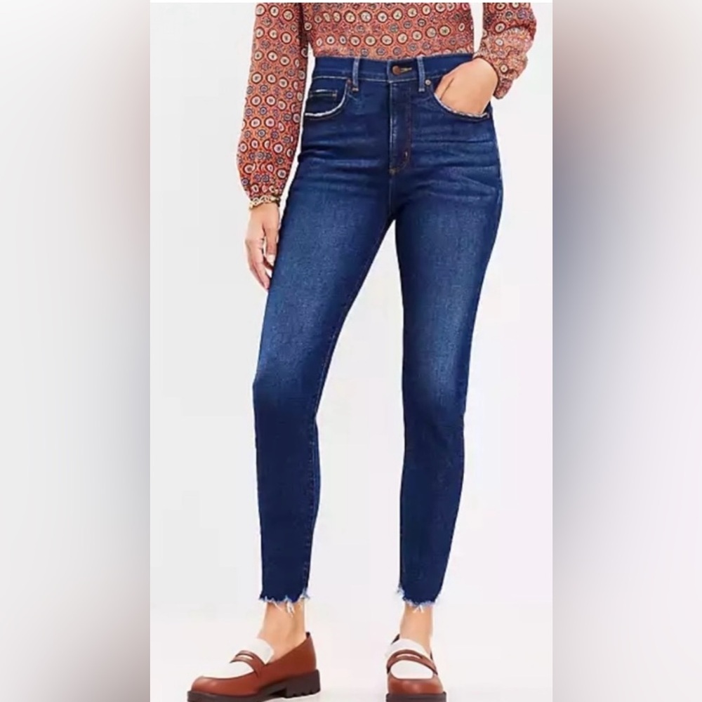 LOFT Women’s Curvy Skinny Jeans High Rise Frayed Hem Med/Dark Wash Size 4